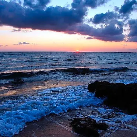 Relaxing Seaside Near Апартаменты